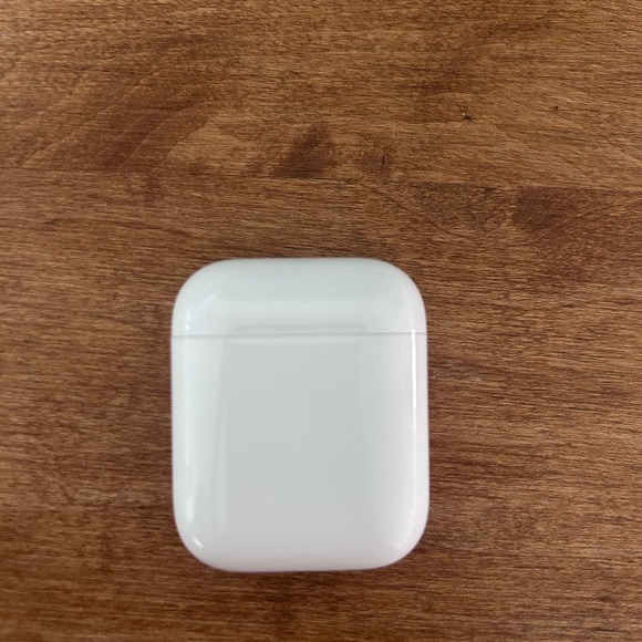 Apple Airpods in box - Picture 3 of 5